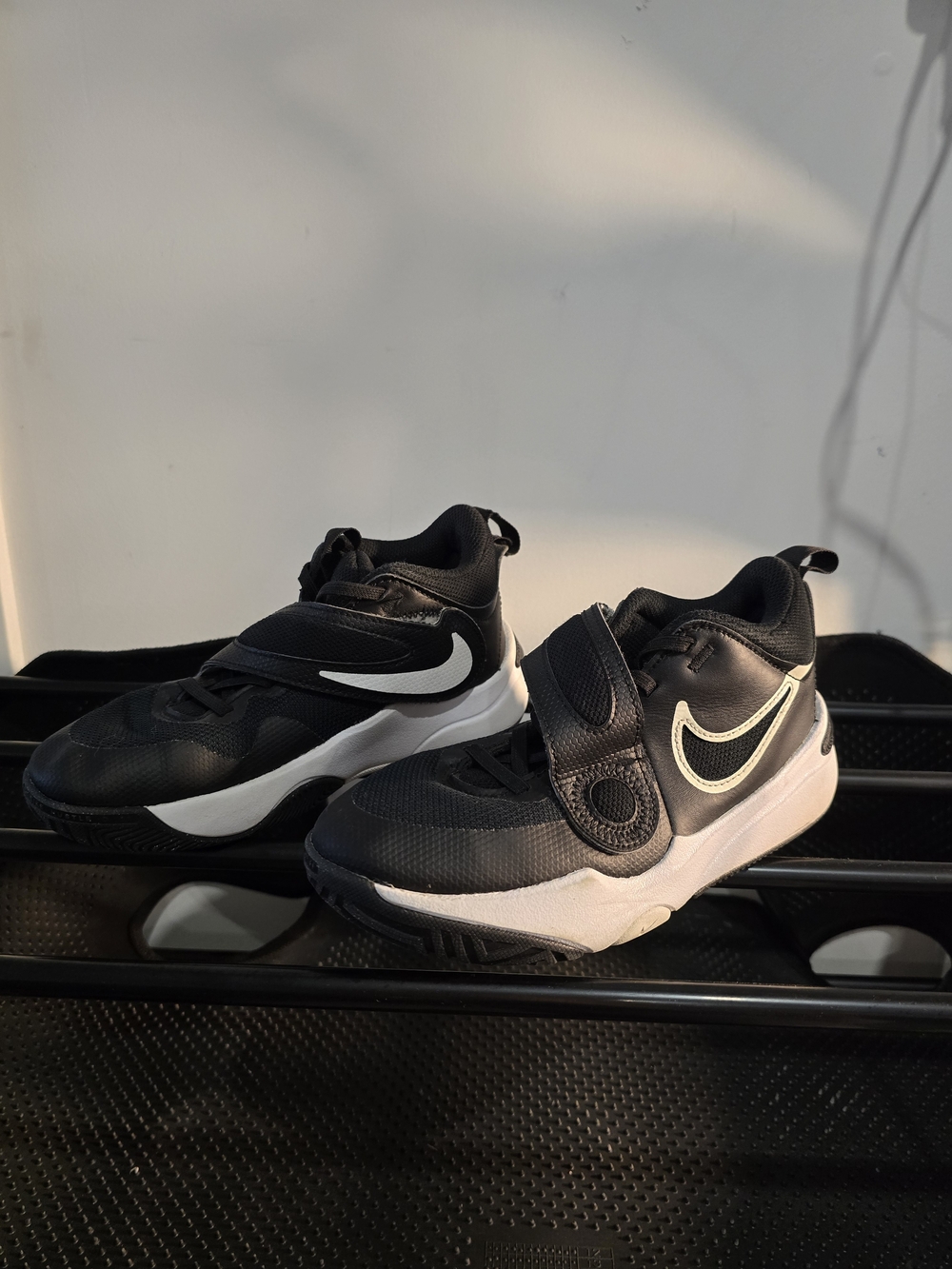 Nike Youth Team Hustle D 11 Basketball Shoes Soze 3.5